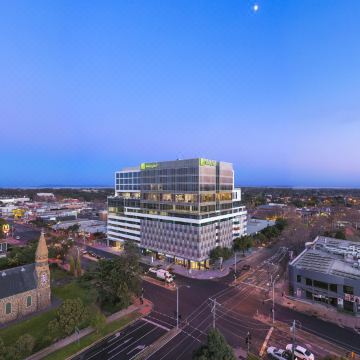 韦里比假日酒店(Holiday Inn WERRIBEE by IHG)图片