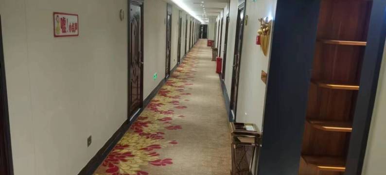 宜世宜嘉主题宾馆公寓(齐齐哈尔站前南大街店)图片