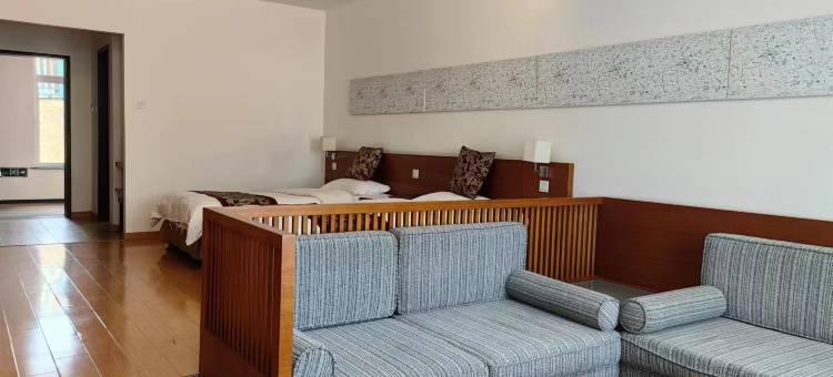 察尔湖度假酒店图片