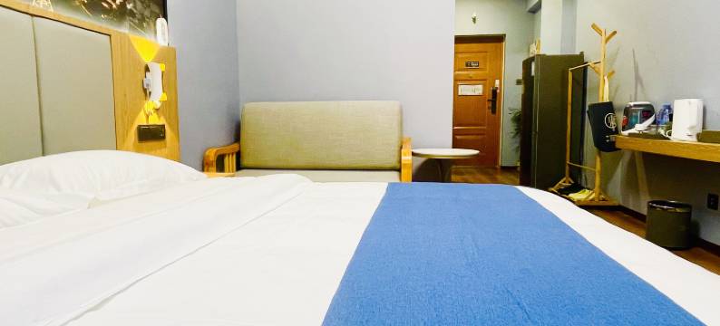 成都东悦酒店(汽车主题公园店)图片