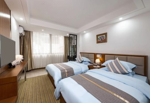Six Resorts (Yangshuo West Street) Hotel Overview