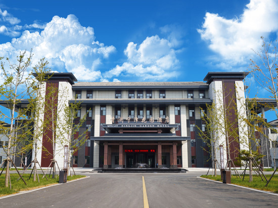 青澜宁津花园酒店