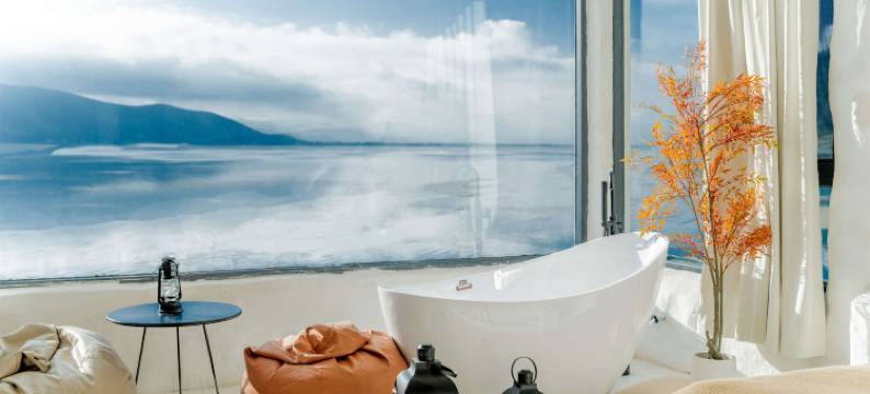 山语海|纯白洞穴海景Holiday Hotel •观景设计师民宿(纳帕海店)图片