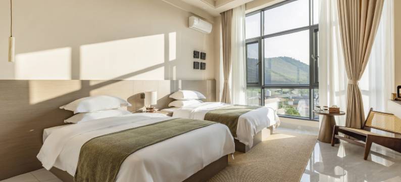 芒市日光山舍民宿图片