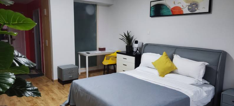 西安遇唐小憩民宿(MOMOPARK购物中心吉祥村地铁站店)图片