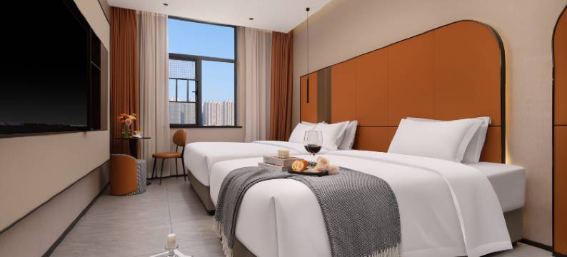 柏年宝丽酒店(长沙五一广场窑岭湘雅二医院地铁站店)图片