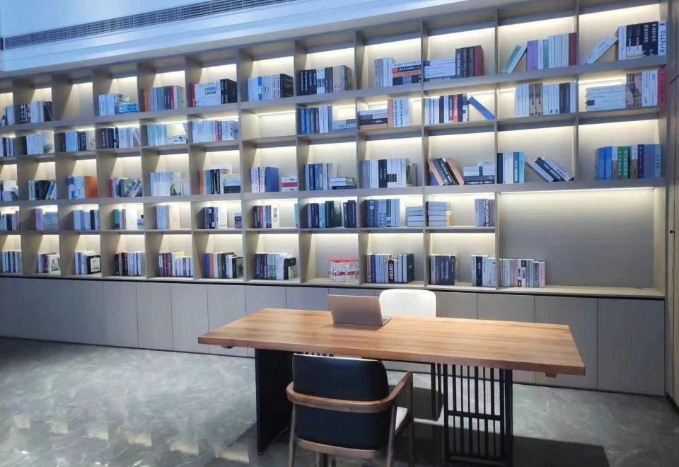 Berman Hotel (Emei High-speed Railway Station Crystal Plaza) Hotel Overview