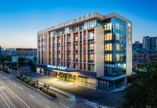 济南北园大街美居酒店外景图