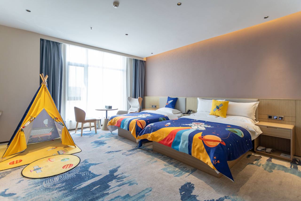 阳泉平定鹏飞金源国际酒店(综合办公大楼青银高速出口店)图片