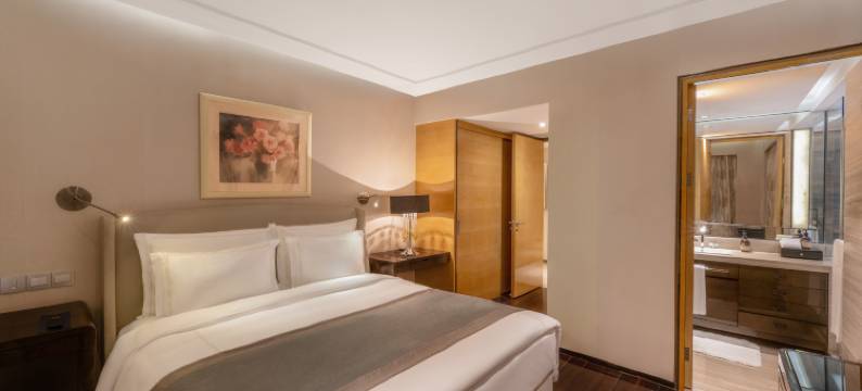 洲至奢选上海静安THE ONE套房酒店图片