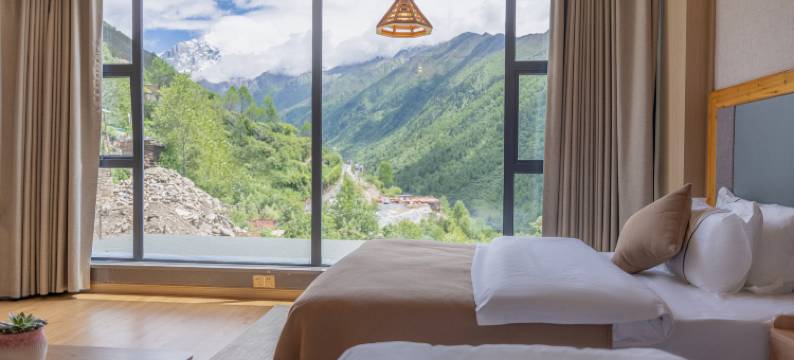 云顶望山丨半山月舍(四姑娘山长青山寨观景平台店)图片