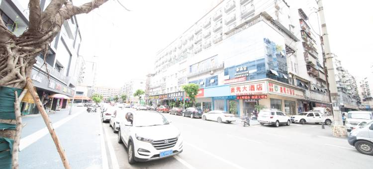 麦秀酒店(南充火车站西华师范大学店)图片