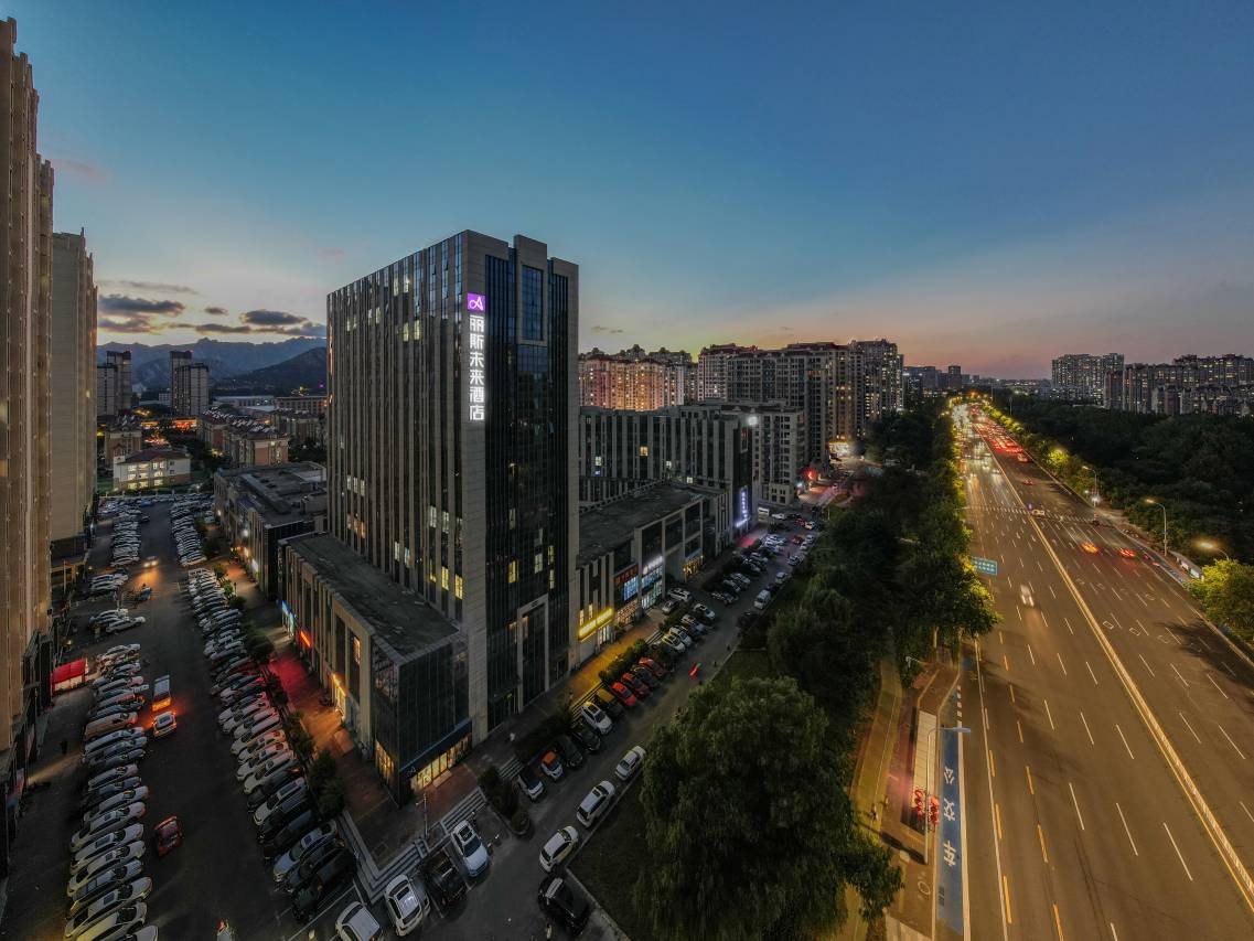 丽斯未来酒店(青岛金沙滩石油大学店)