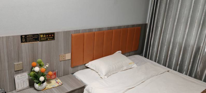 麦盖提川缘聚宾馆(卡龙情中央广场店)图片