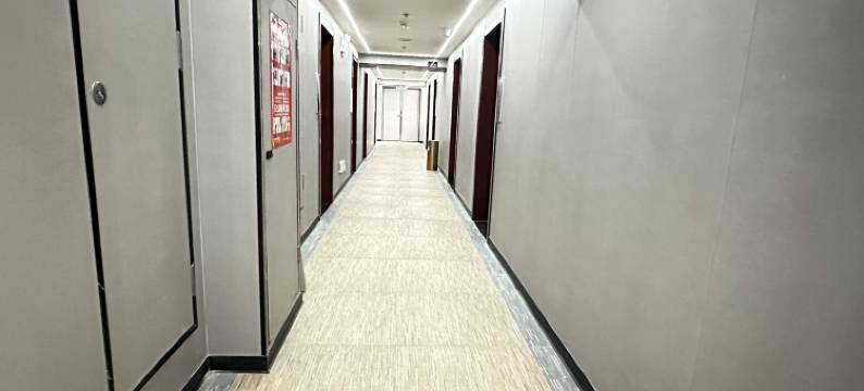 千色汇主题酒店(佛山科技学院祖庙店)图片