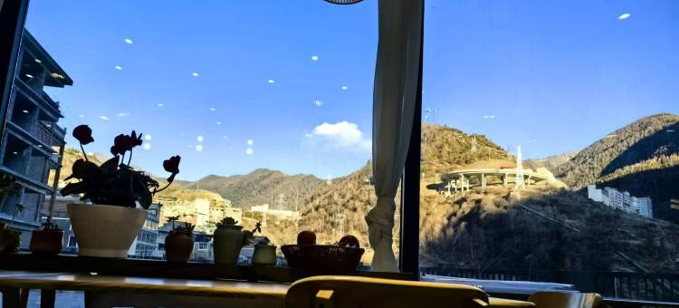 望山·溪里dream高端设计师观山景美宿(四姑娘山店)图片