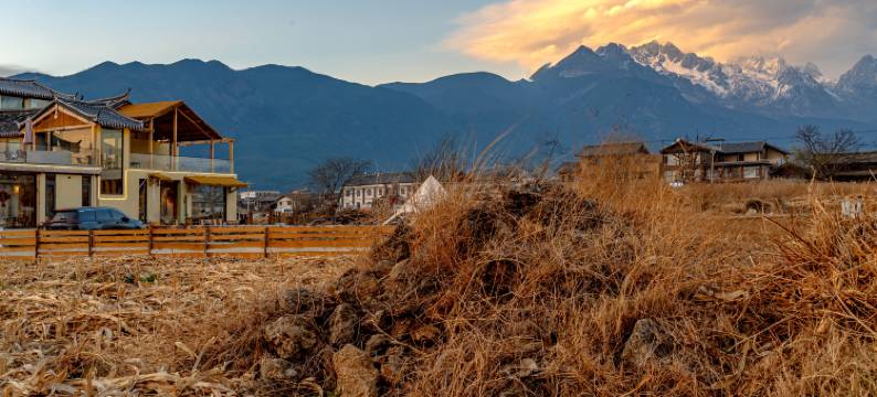 丽江玉龙Star dwelling·尘星·田野雪山观景民宿(白沙古镇店)图片