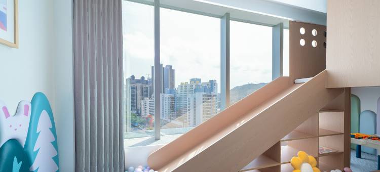 珠海粤财皇冠假日酒店(情侣路海滨泳场店)图片