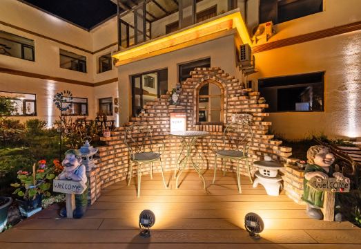 Moshanghuakai Inn Hotel Overview