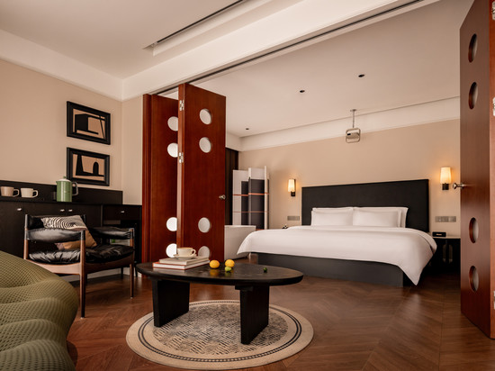 此間HERE设计师酒店(越秀IFC国金天地店)