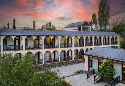 那拉提镇下一站民宿（那拉提景区店）外景图