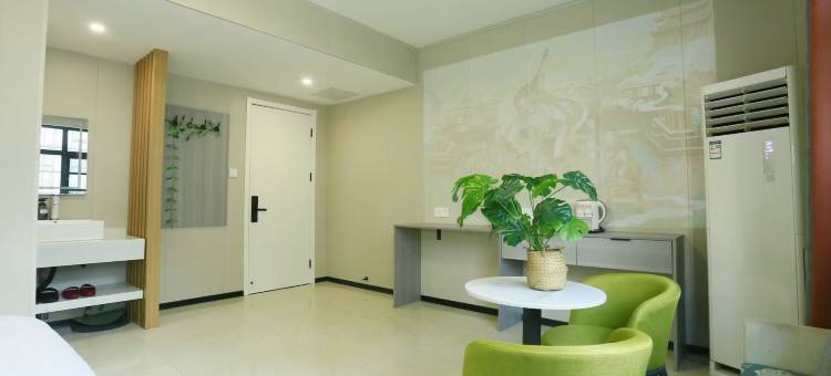 晴岚居民宿(开封河南大学金明广场店)图片