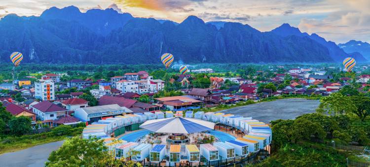 万荣泳池派对酒店(泳池观赏热气球，免费接送站，网红打卡)(Pool Party Hotel)图片