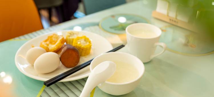 潮漫酒店(大理洱海公园高铁站店)图片