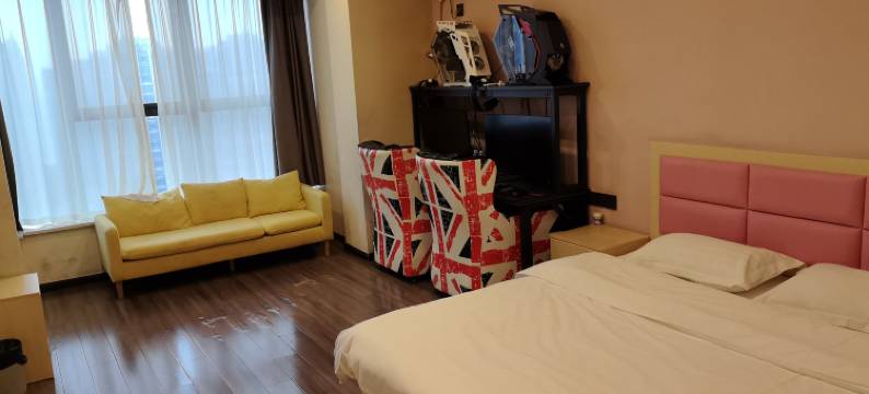 极速电竞民宿(合江美荔城店)图片