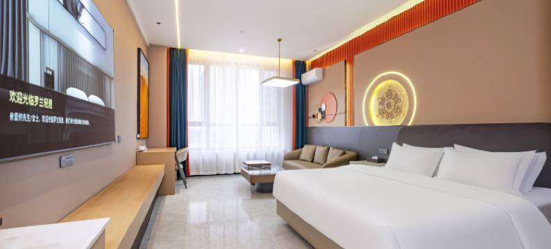 羅蘭·轻居图片