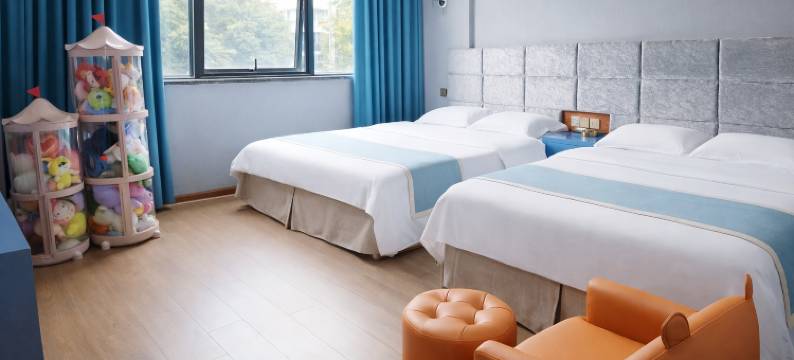 大英蓝钻主题酒店(四川文轩职业学院店)图片