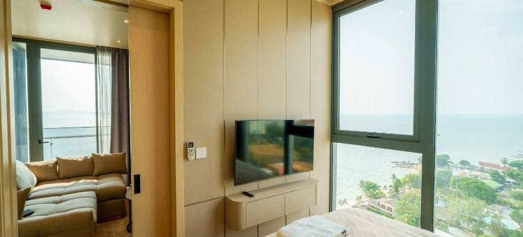 豪华两卧室海景公寓，配私人电梯和免费停车(Luxury 2BR Sea View Apartment with Private Lift and Free Parking)图片