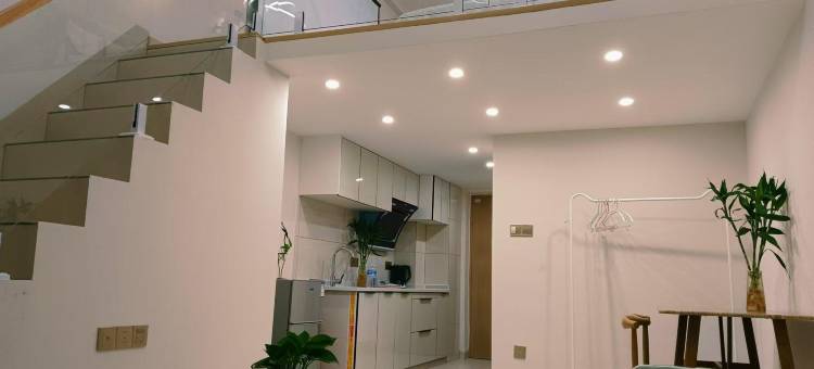 星宇轻奢loft影院公寓(力高雍湖国际鱼尾洲地铁站店)图片