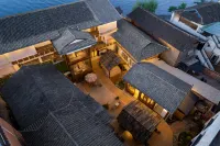 Pushu · All Lakeview Resort Villa (Lugu Lake Daluoishui Branch) - Bãi đậu xe