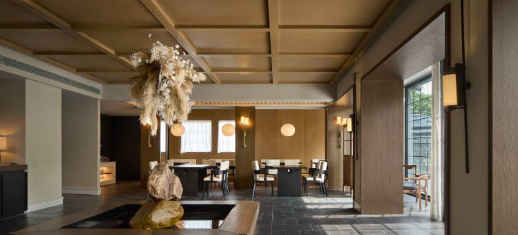 SFEEL设计师酒店(开封清明上河园鼓楼广场店)图片