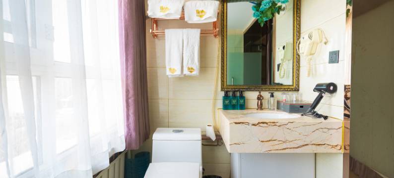 布尔津七彩河假日酒店图片