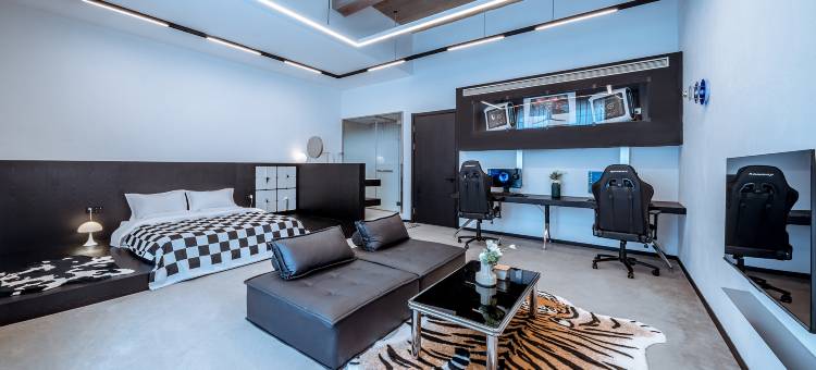 即至·外星人美宿馆图片