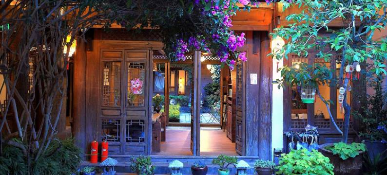 丽江古城佬树客栈图片