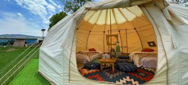 青海湖呷布哒野奢露营民宿图片