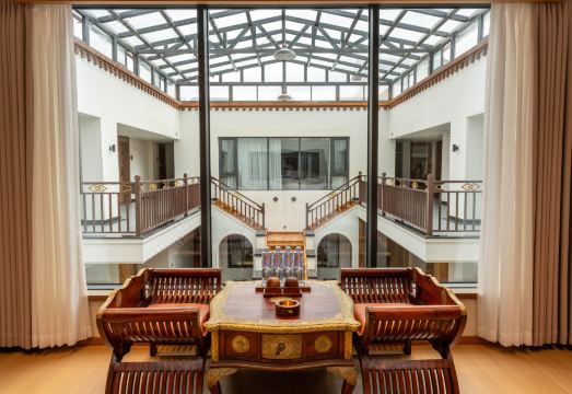 Manna Hotel Shangri-La Hotel Overview