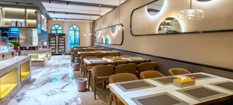 智涵欢朋酒店(喀什民族特色美食街国际会展中心店)图片