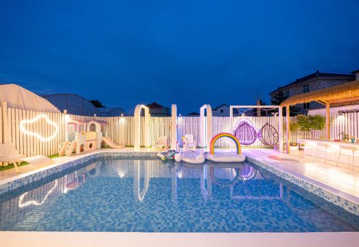 Yunian Hostel Hotel Overview