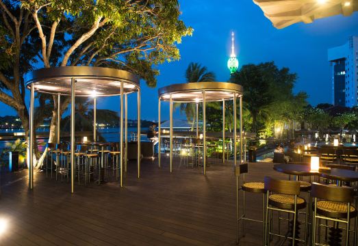 Cinnamon Lakeside Hotel Overview