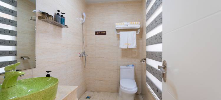 优途轻居酒店(荣成高铁站店)图片