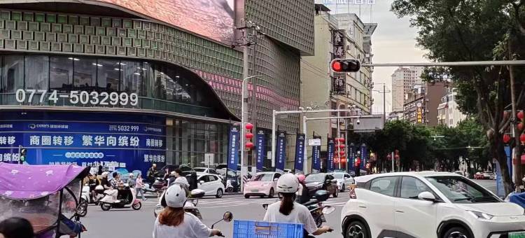 派酒店(贺州远东商城缤纷环球城店)图片