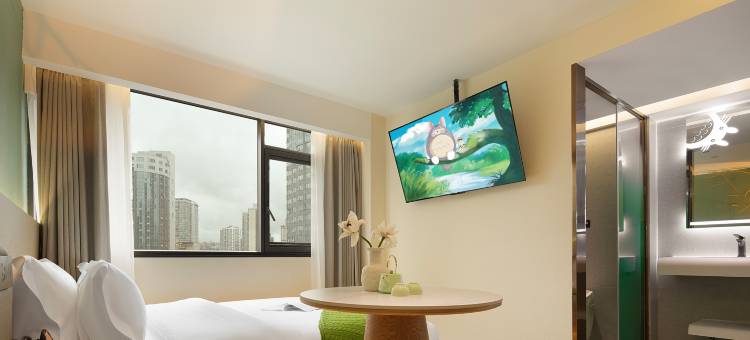 龙猫精灵｜YOUNG•IS•DIFFERENT酒店(喷水池地铁站民生路好吃街店)图片