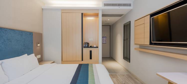 艺龙安云酒店(南京桥北弘阳广场柳洲东路地铁站店)图片