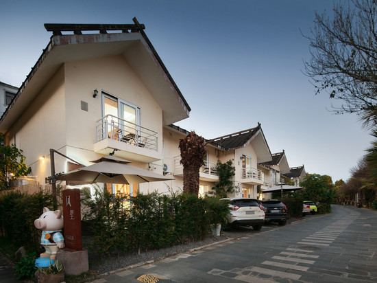 腾冲南宿·凤里|ChiChill日光匣子檐喃懒渡院子(腾越文化广场店)