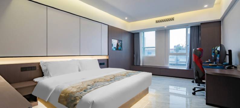 涔蜂电竞电影酒店(宽窄巷子店)图片