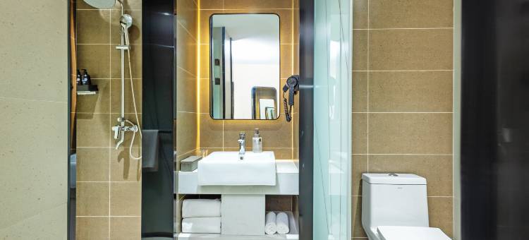 艺龙安云酒店(阿克苏老街夜市店)图片